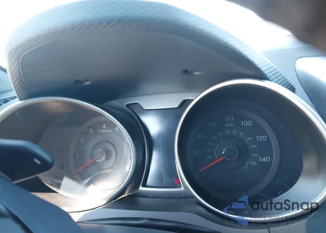 2017 Hyundai Veloster Value Edition z USA, uszkodzony, nr VIN KMHTC6AD9HU324489